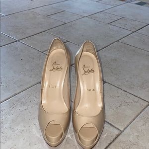 Christian louboutin pump high heels